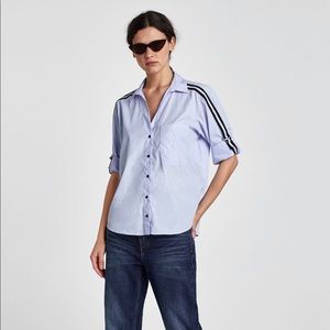 ZARA button down shirt with striped sleeves 💙